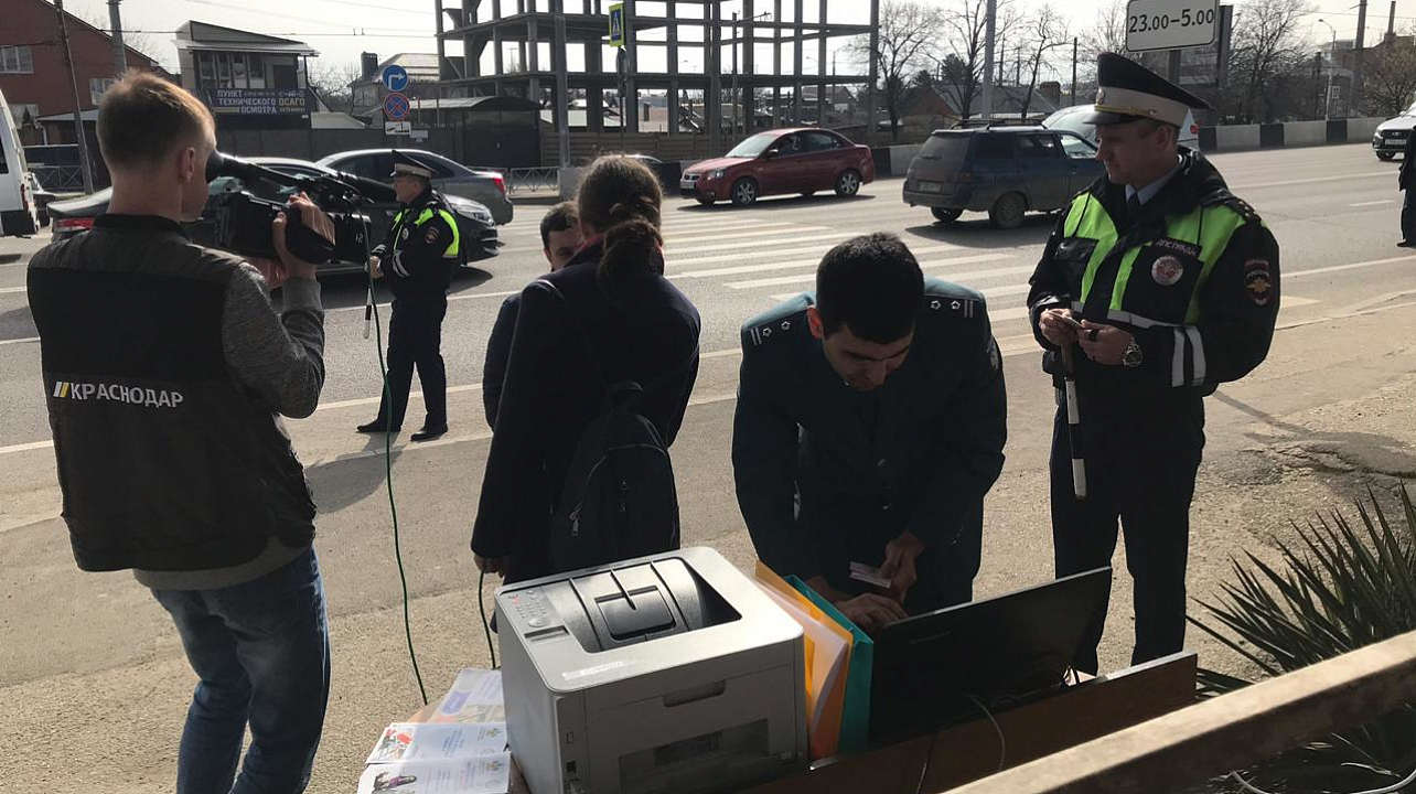 В Западном округе прошел рейд по выявлению должников по уплате налогов