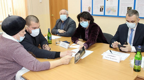 Глава Центрального округа Елена Малова провела выездной приём жителей