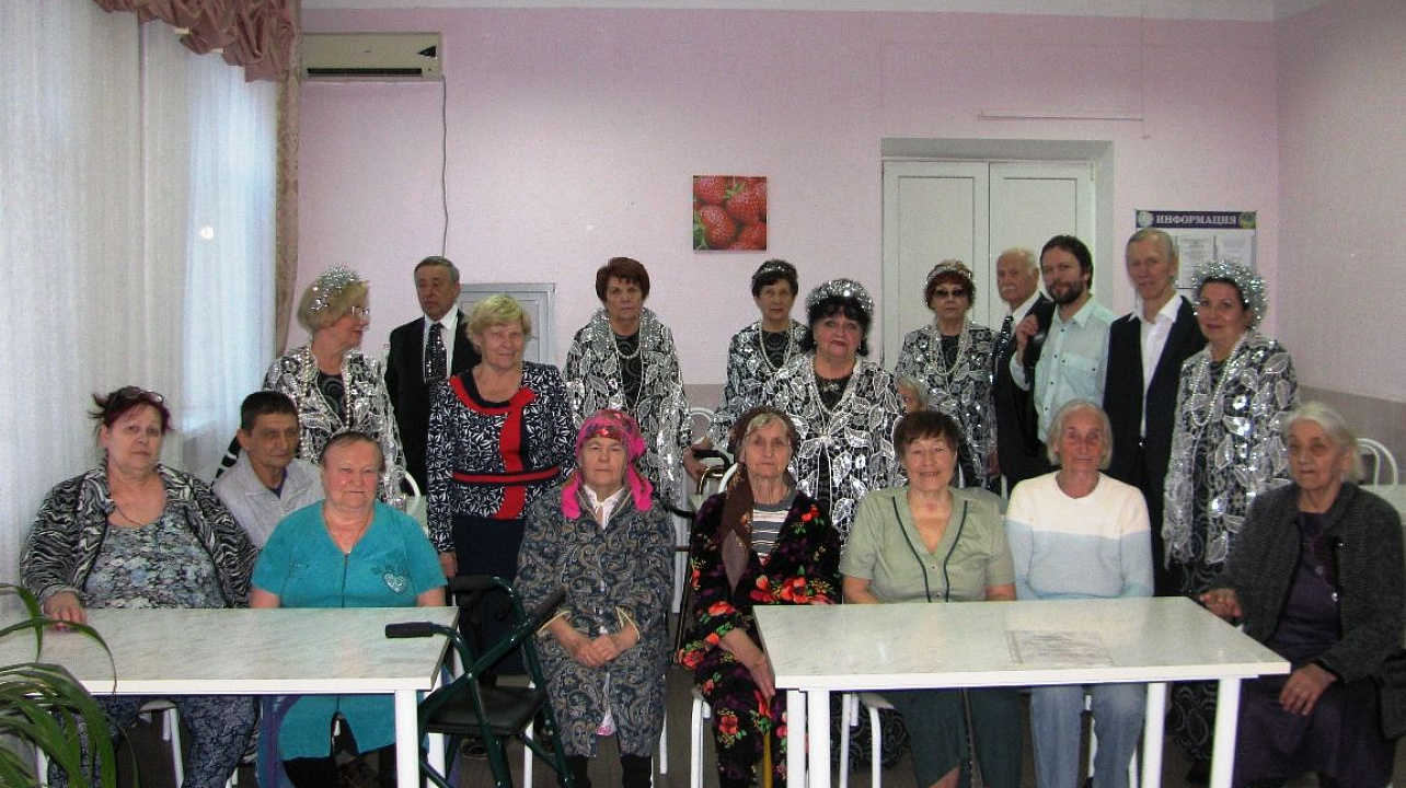 Ансамбль Городского Дома культуры Западного округа выступил в отделении временного проживания Краснодарского центра социального обслуживания населения