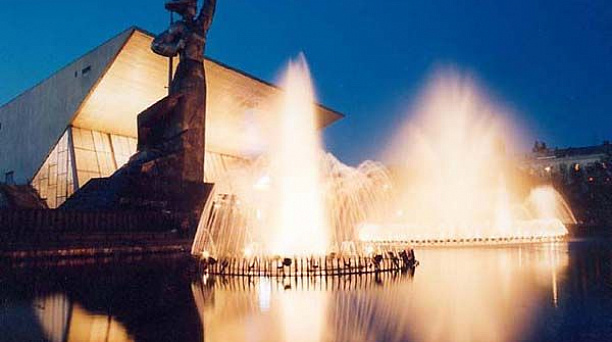  У "Авроры " появится  новый  светомузыкальный  фонтан  и новая плитка  