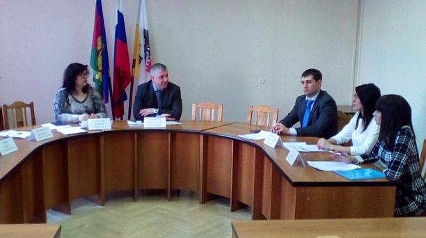 В администрации Западного округа прошло заседание межведомственной комиссии об усилении работы по взиманию налоговых и неналоговых платежей