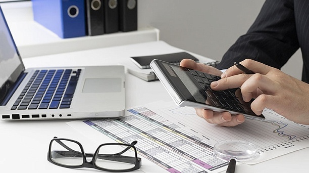 С 2026 года страховые взносы для руководителей организаций необходимо рассчитывать исходя из МРОТ