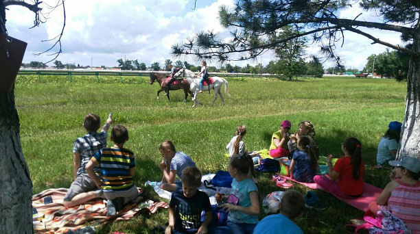 Прошло торжественное закрытие лагерей дневного пребывания Западного округа