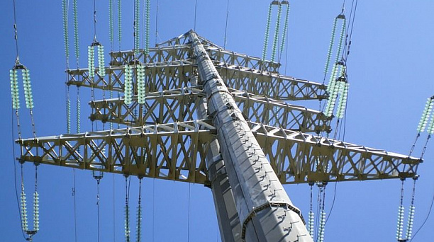 Авария на высоковольтной линии устраняется