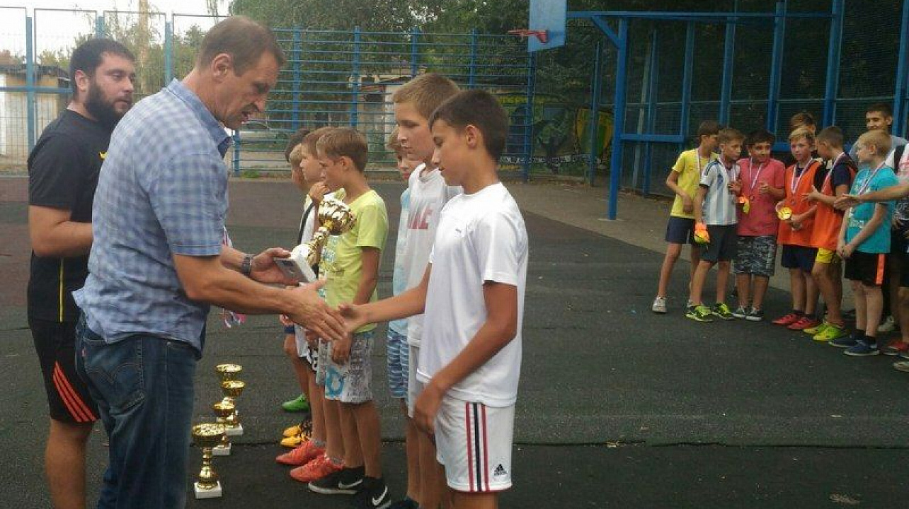 В Центральном округе завершился первый этап турнира по футболу