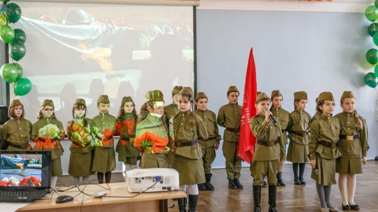 В гимназии № 36 состоялся конкурс военно-патриотической песни