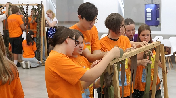 В краснодарском Доме молодёжи пройдут бесплатные уроки вокала и акция по плетению маскировочных сетей