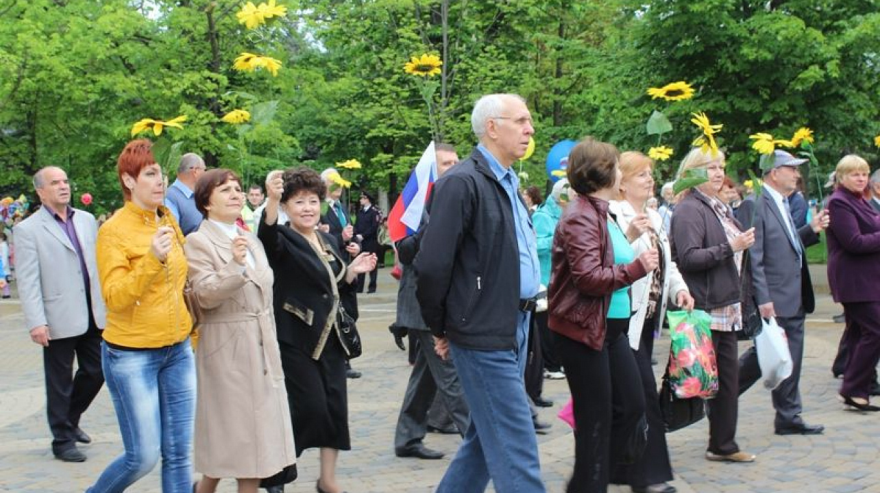 Жители Центрального округа приняли участие в первомайском шествии