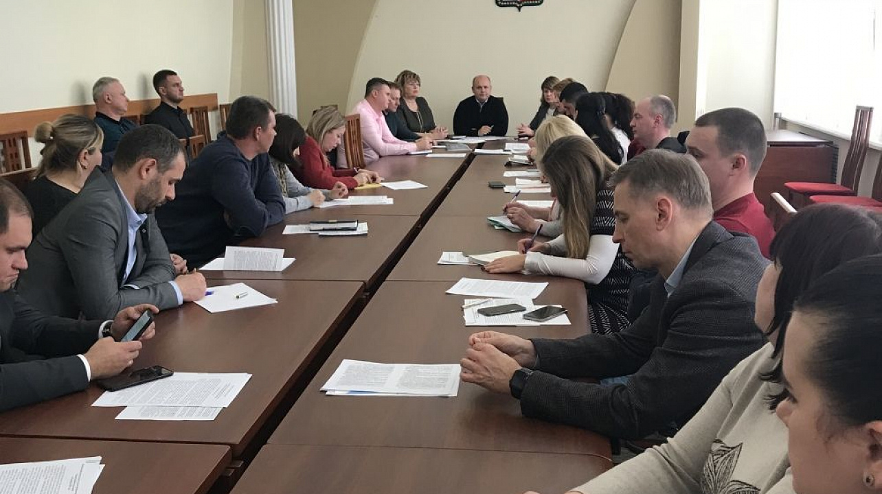 В администрации проведено совещание с руководителями рыночно-ямочной сети