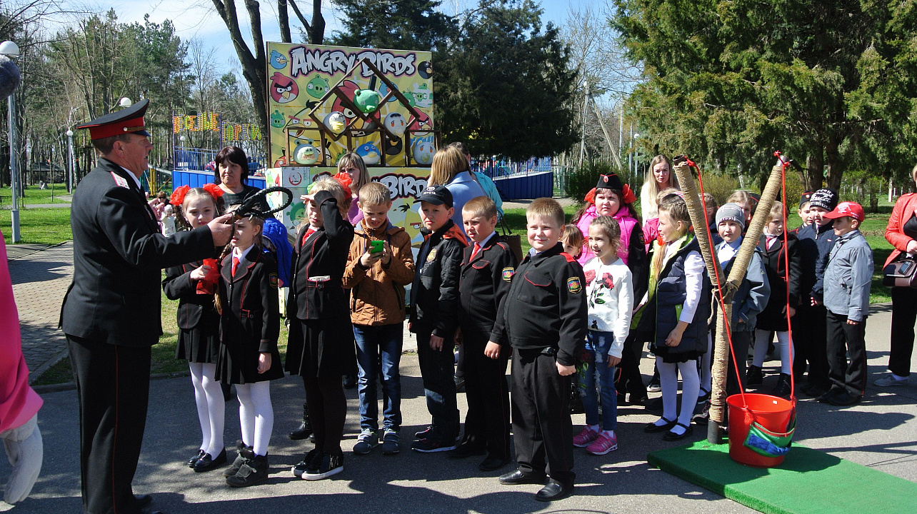 Молодёжный Совет Западного округа провёл праздничную программу