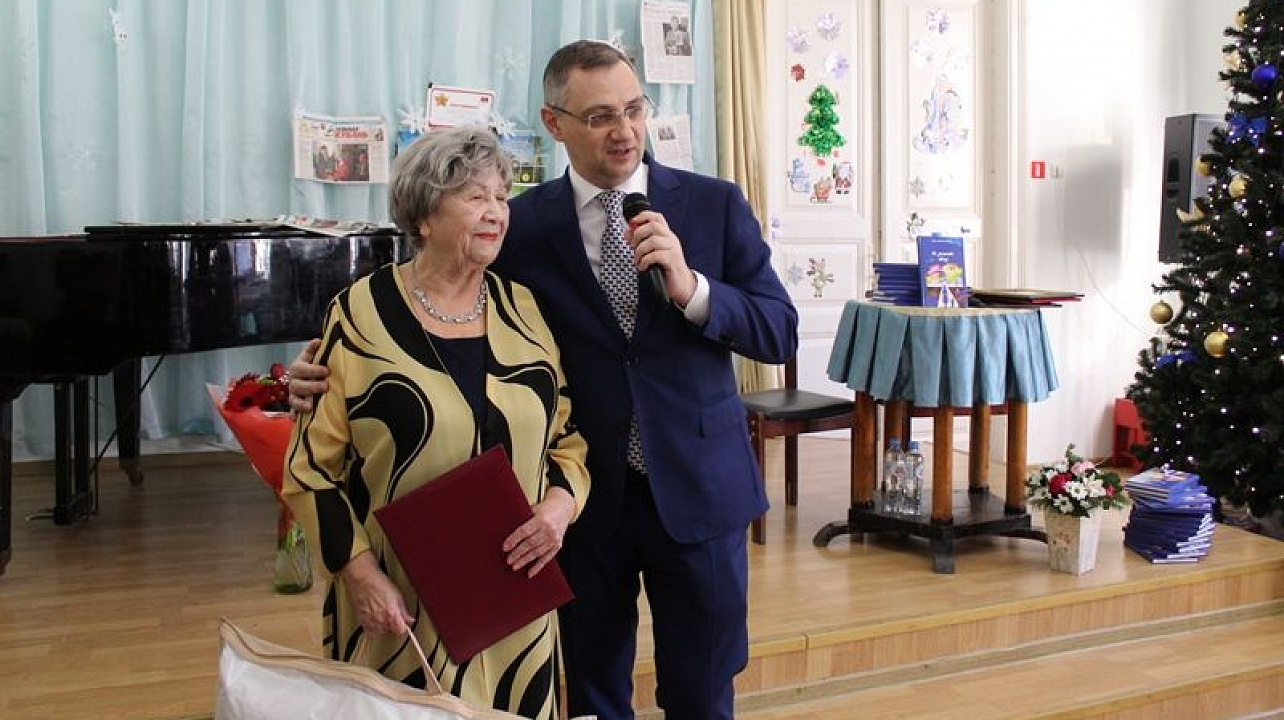 Председателю общественной организации защитников и блокадников Ленинграда Центрального округа Лидии Хямеляниной исполнилось 85 лет