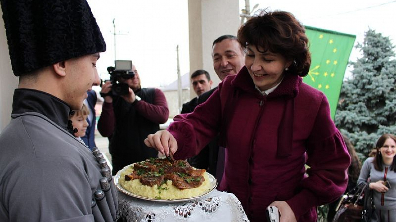 Сегодня пролонгирован 26-й договор о дружбе и сотрудничестве между Центральным округом и Тахтамукайским районом Республики Адыгея