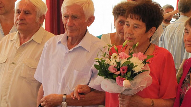 Юбиляров семейной жизни чествовали в Центральном округе