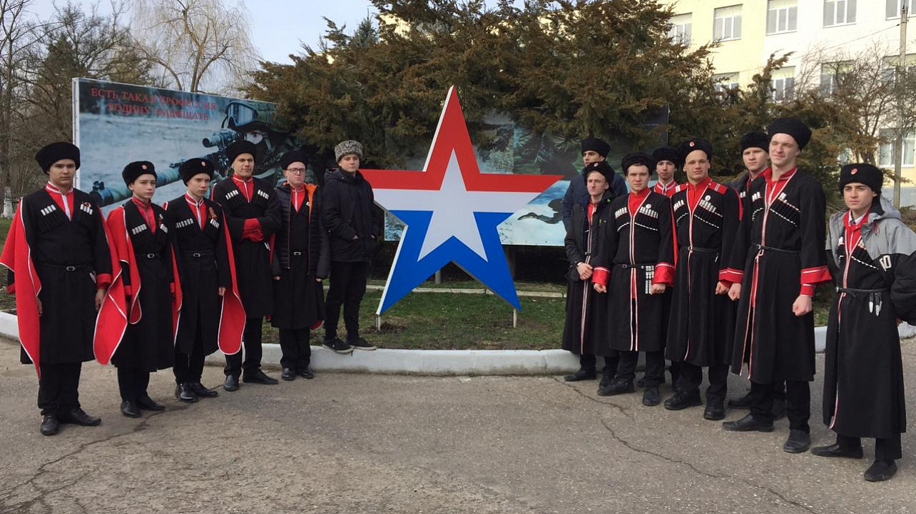 Учащиеся школы № 60 посетили с экскурсией воинскую часть