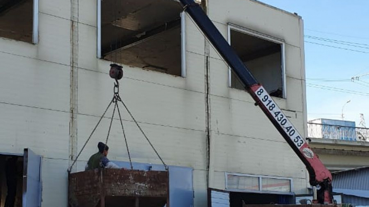 В Краснодаре сносят незаконные объекты по пяти адресам