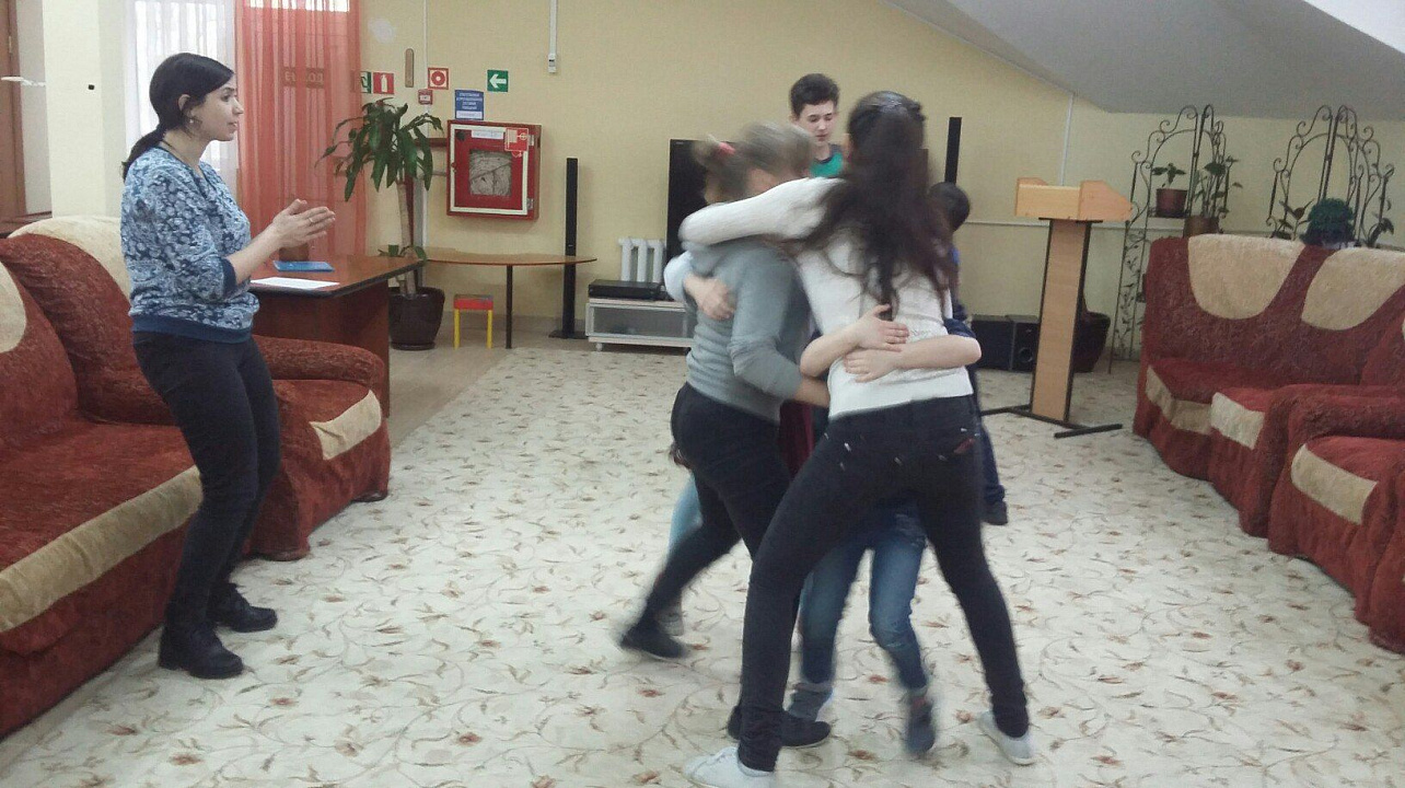 Игровая программа «Театр глазами ребенка» прошла в реабилитационном центре Западного округа