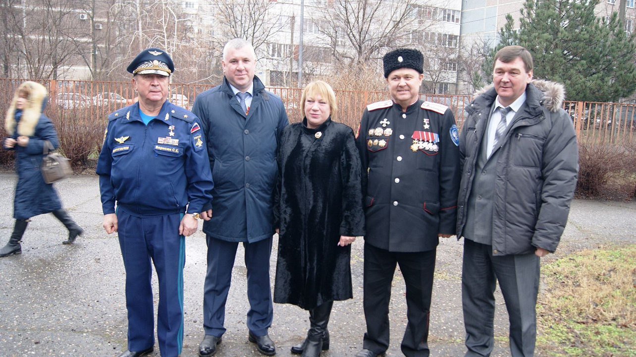 В Западном округе заложили Аллею Героев. сош 89..JPG