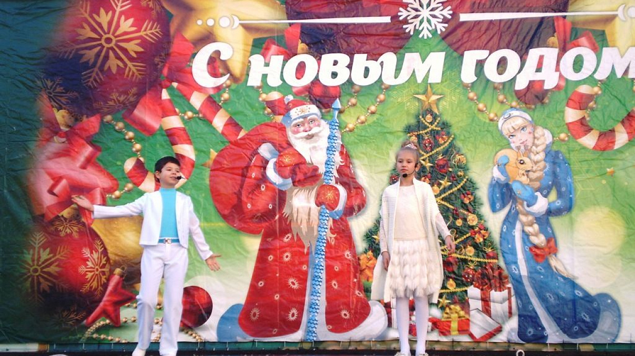 В парке Западного округа состоялось торжественное открытие ёлки