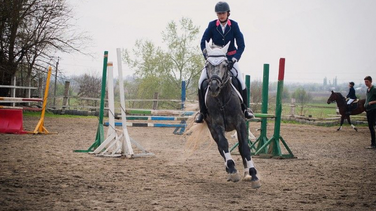 Долгожданных гостей встретили в конно-спортивном комплексе (7).jpg