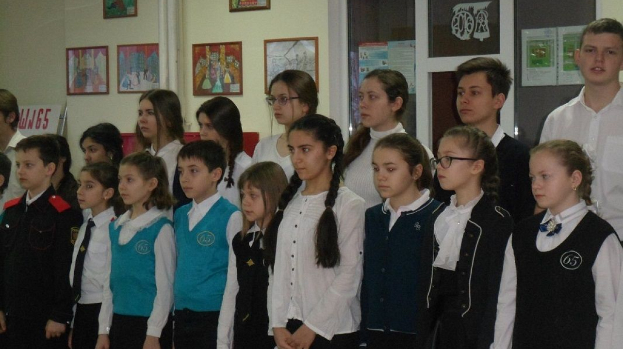 Учащиеся школы №65 почтили память Героя Советского Союза Михаила Корницкого