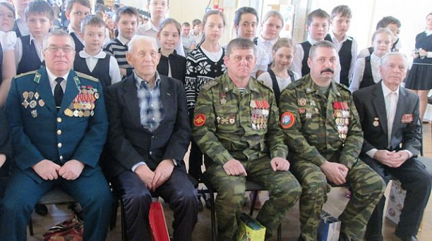 Учащиеся школы № 100 знакомятся с событиями Великой Отечественной войны