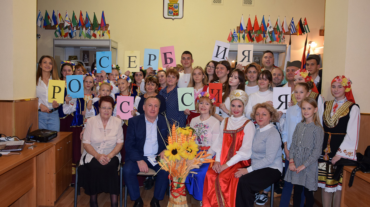 «Россия - Сербия. Дружба навеки!» - под таким девизом прошла встреча активистов славянских организа.JPG