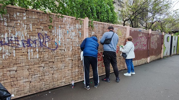 В Центральном округе прошел субботник на улицах Гоголя и Промышленной