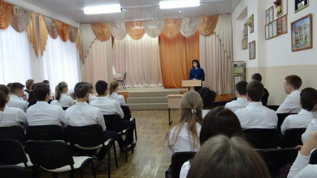 В образовательных учреждениях Центрального округа обсудили вопросы противодействия терроризму и экстремизму