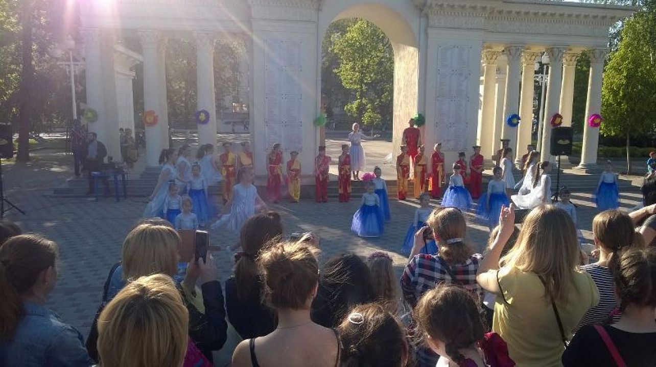 В Центральном округе торжественно открыли сезон фонтанов