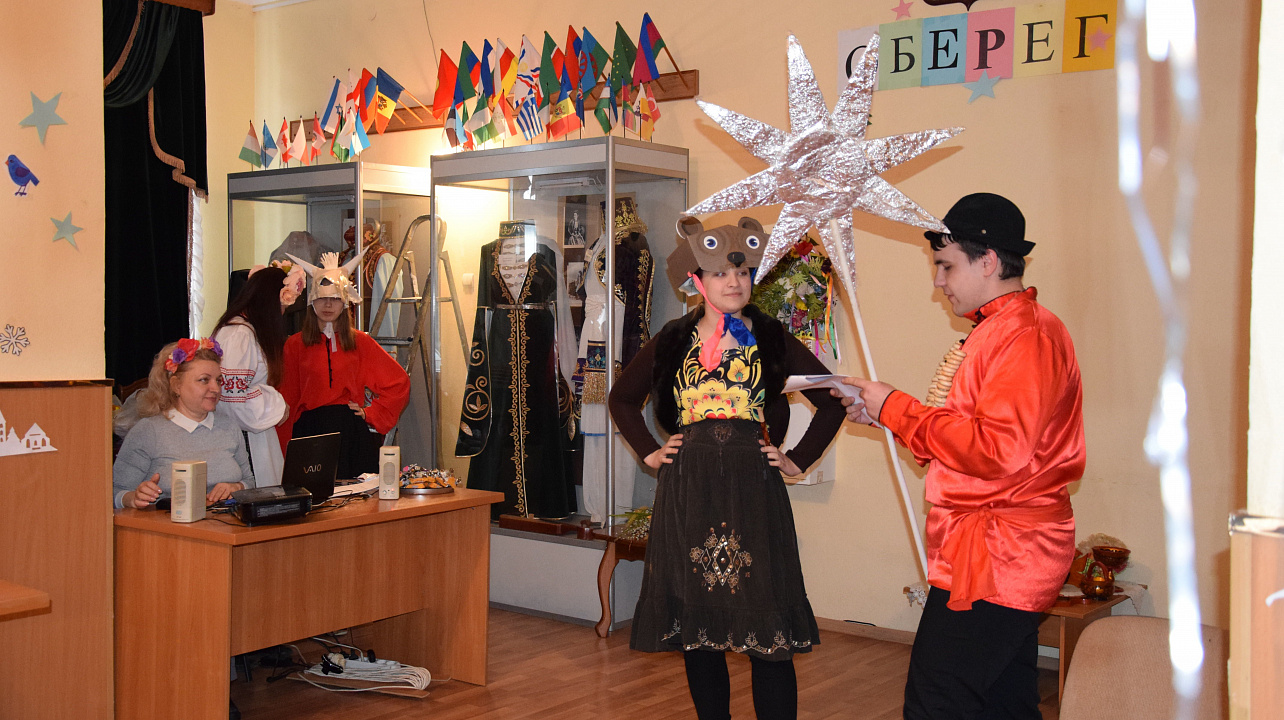 Молодёжный клуб «Оберег» посвятил своё очередное заседание зимним обычаям и традициям славян (3).JPG