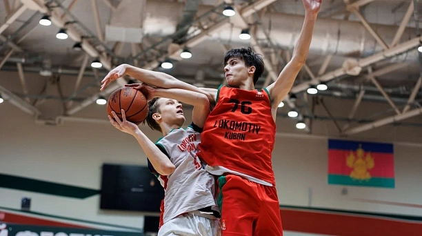 В Краснодаре состоялся Новогодний фестиваль баскетбола для детей