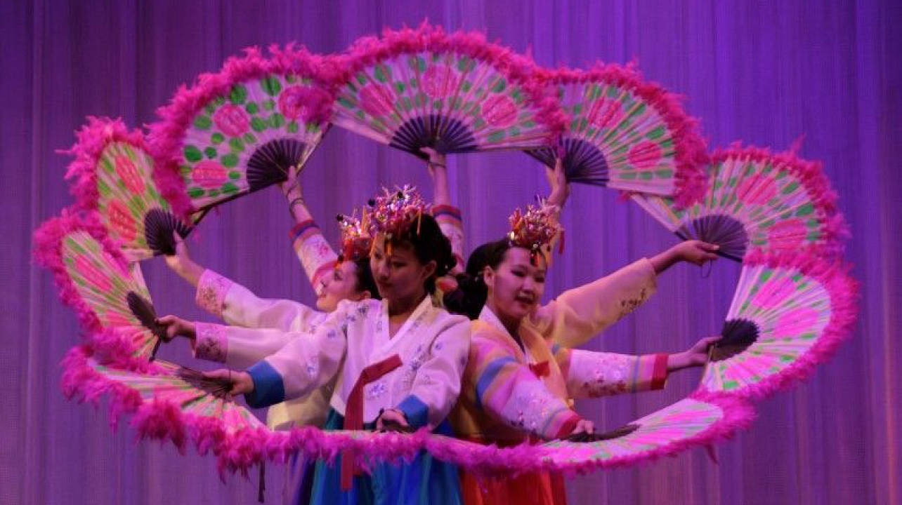 «Песни и танцы народов мира»