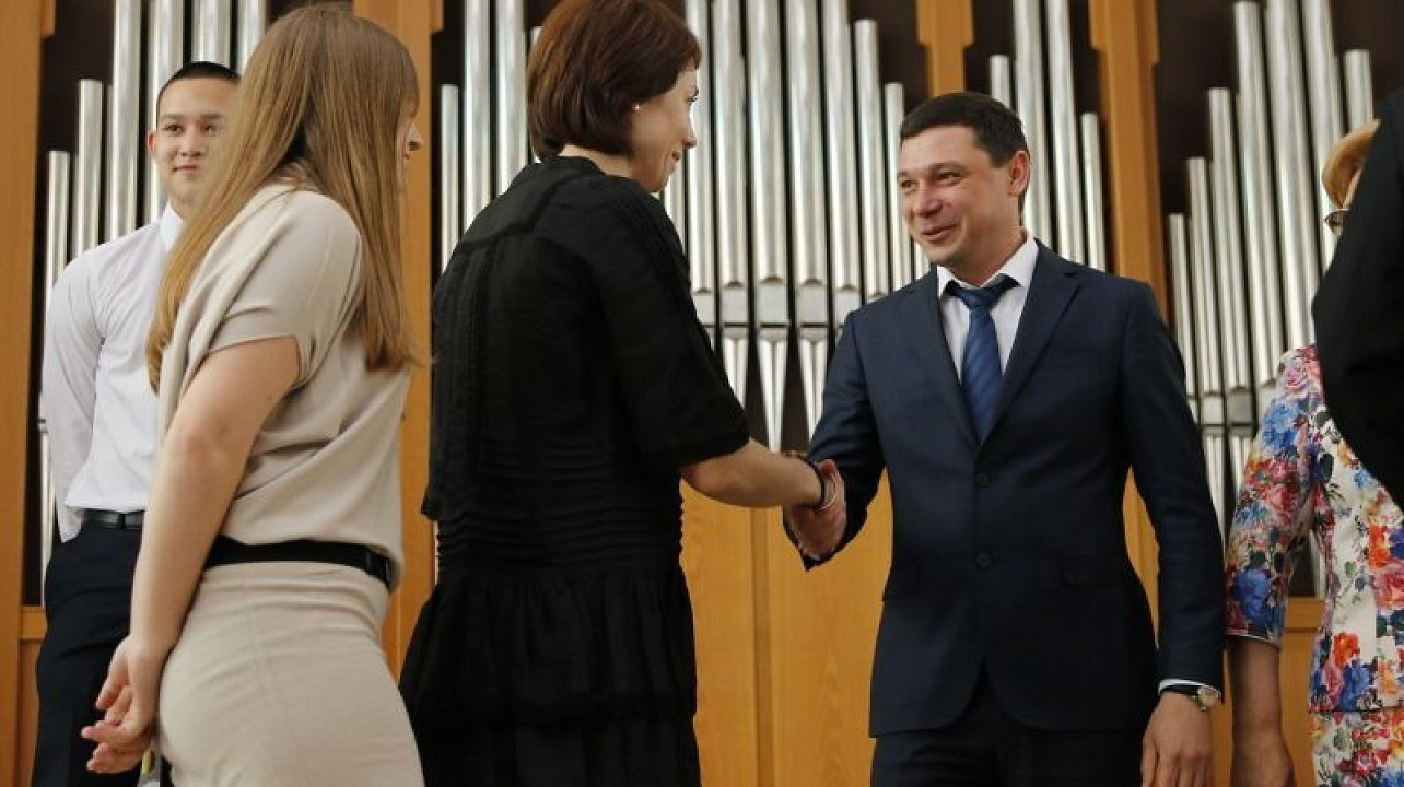 Евгений Первышов поздравил гандболистов Краснодара с победами