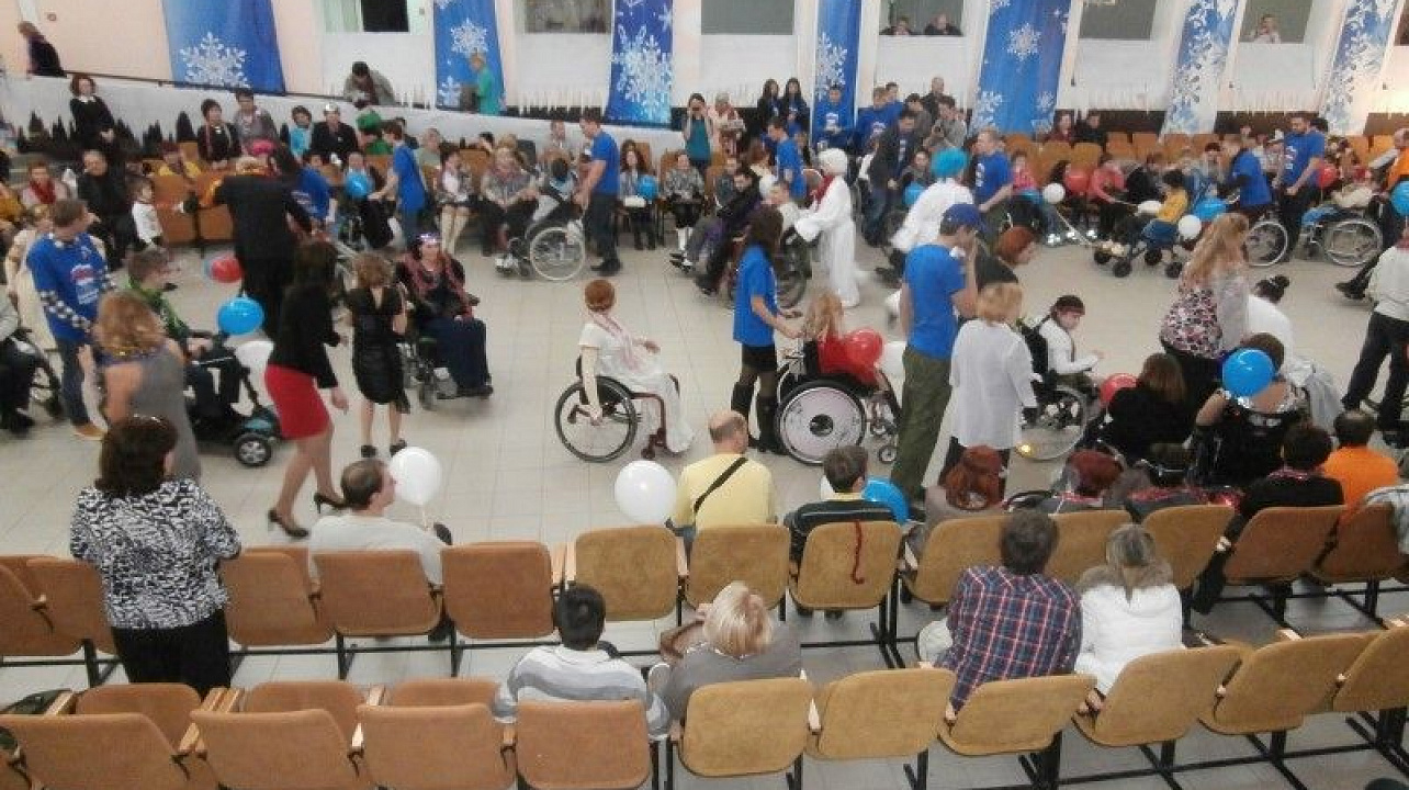 В Краснодаре прошел первый особенный бал (11).JPG