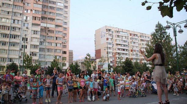 Жителям Юбилейного микрорайона показали «Кино нашего двора»