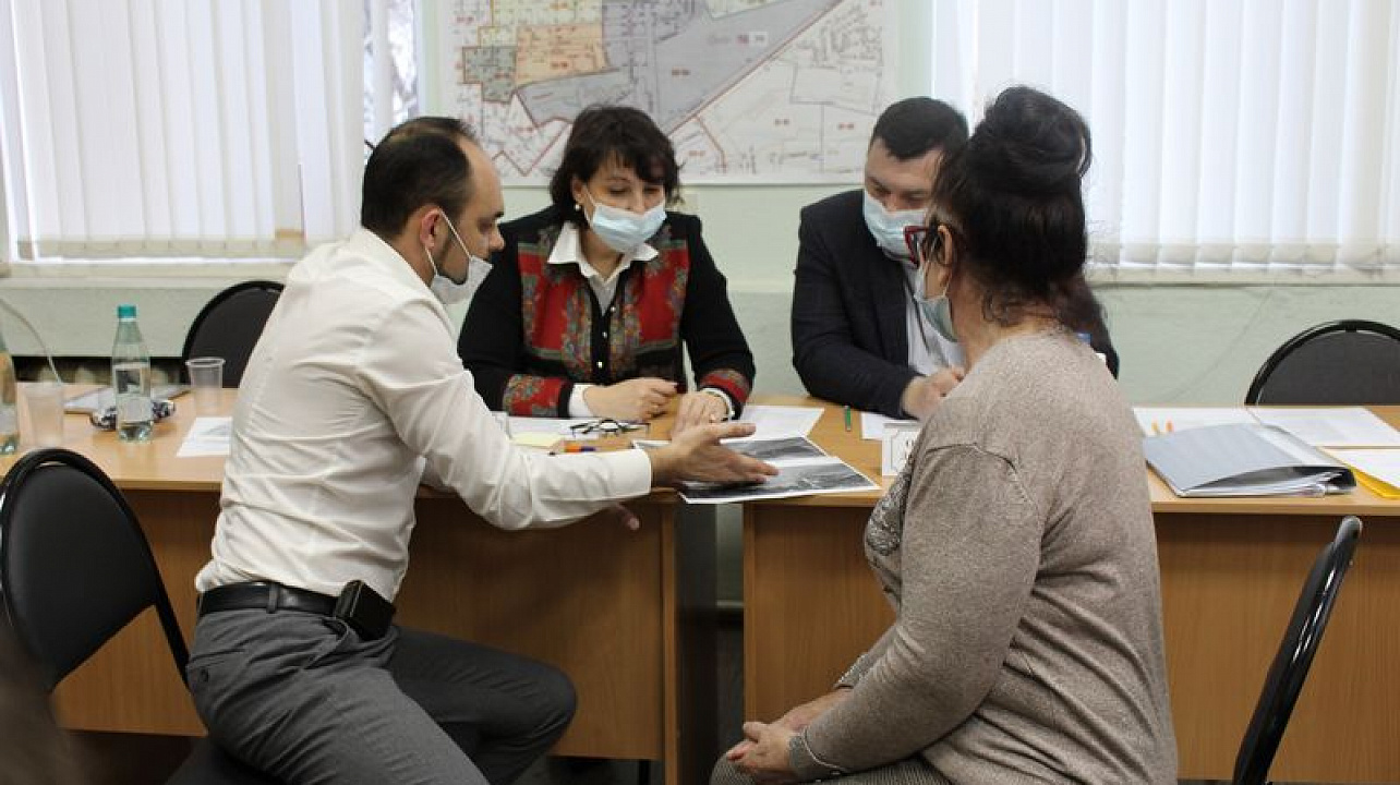 Глава администрации Центрального округа Елена Малова провела приём руководителей органов ТОС