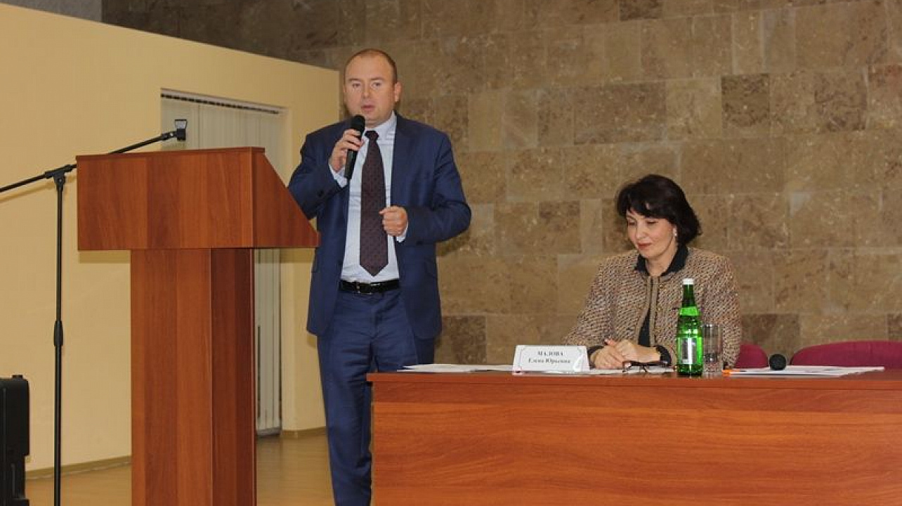 Депутаты Законодательного Собрания Краснодарского края и городской Думы Краснодара отчитались перед жителями Центрального округа