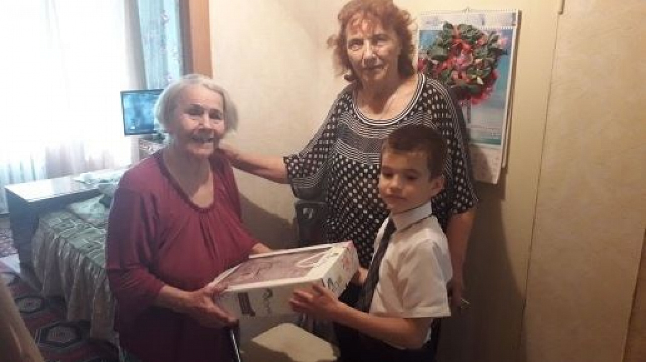 Жительницу Прикубанского округа поздравили с 95-летием