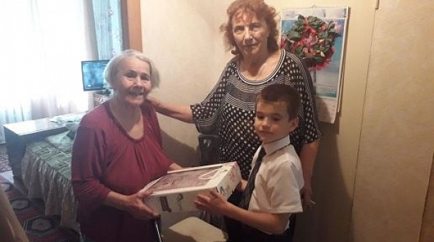 Жительницу Прикубанского округа поздравили с 95-летием