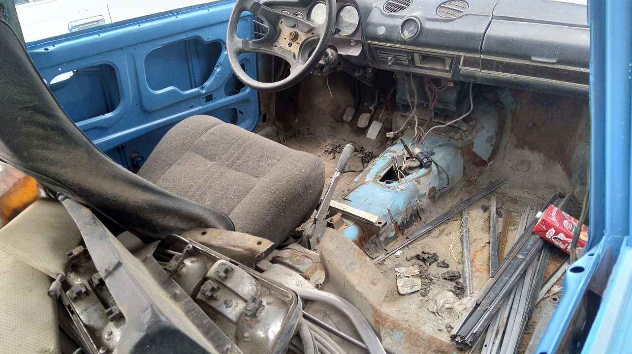 На территории Западного округа провели мониторинг улиц с целью выявления и уборки транспортных средств, брошенных собственниками