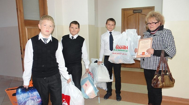 Учащиеся гимназии № 92 Центрального округа стали участниками акции «Большой семье — большая помощь»