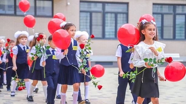 Евгений Наумов: Планируем зачислить больше 20 000 первоклашек в новом учебном году