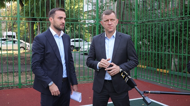 Евгений Наумов осмотрел обновлённые спортивные площадки в разных районах Краснодара