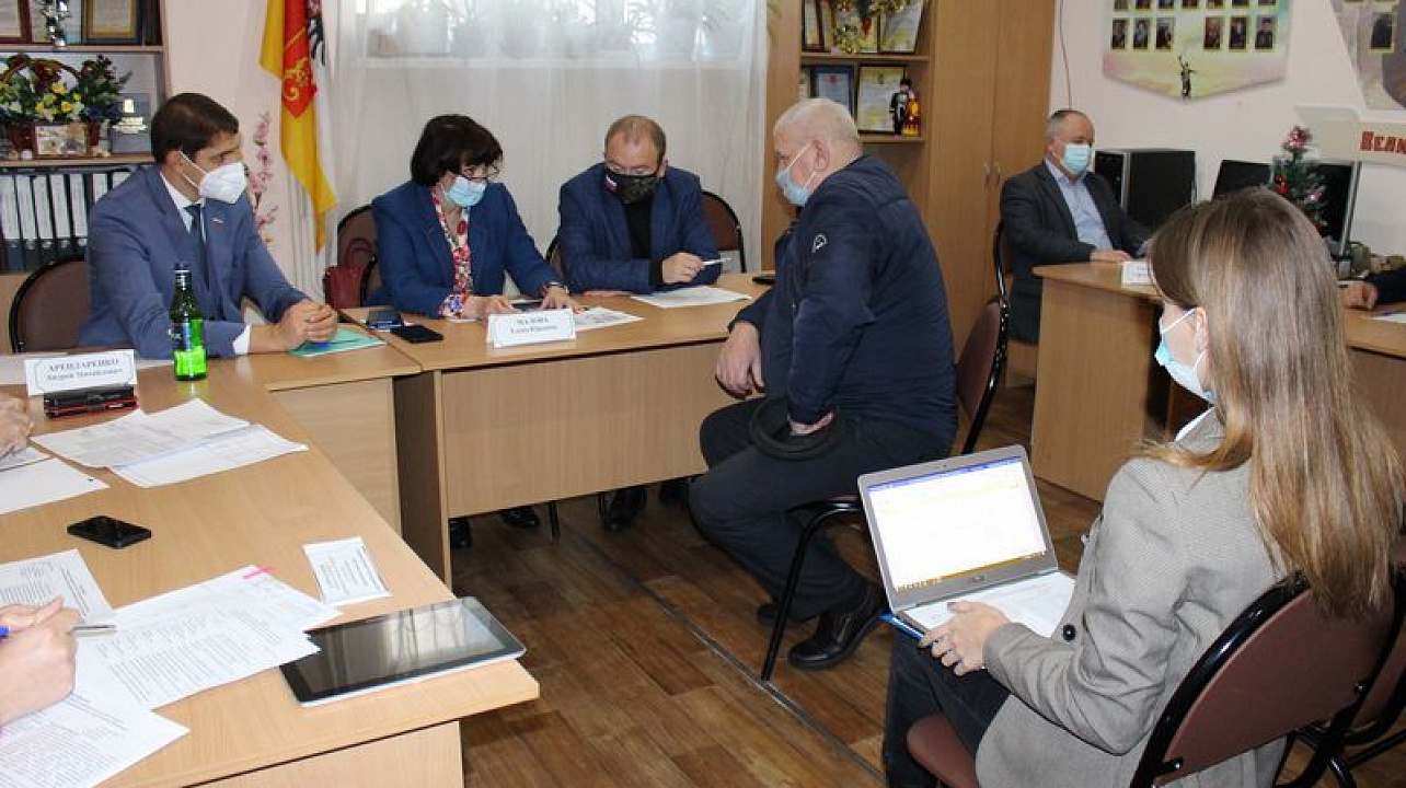 Глава администрации Центрального округа Елена Малова провела приём руководителей органов ТОС