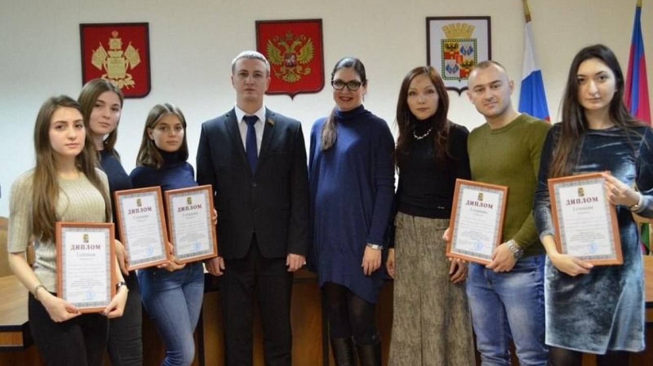 Команда Центрального округа стала лучшей в финале соревнований по брейн-рингу в области избирательного права и избирательного процесса