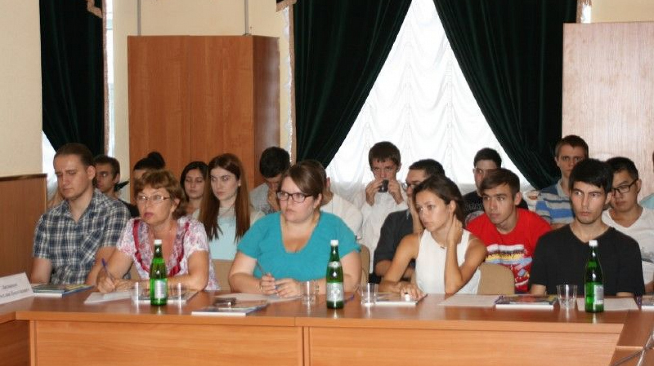 В Общественно-информационном центре провели мероприятие, посвящённое Дню солидарности в борьбе с терроризмом (4).JPG