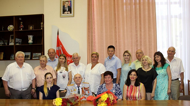 Литературное творчество участника ВОВ Валентина Мартынова оценил глава края