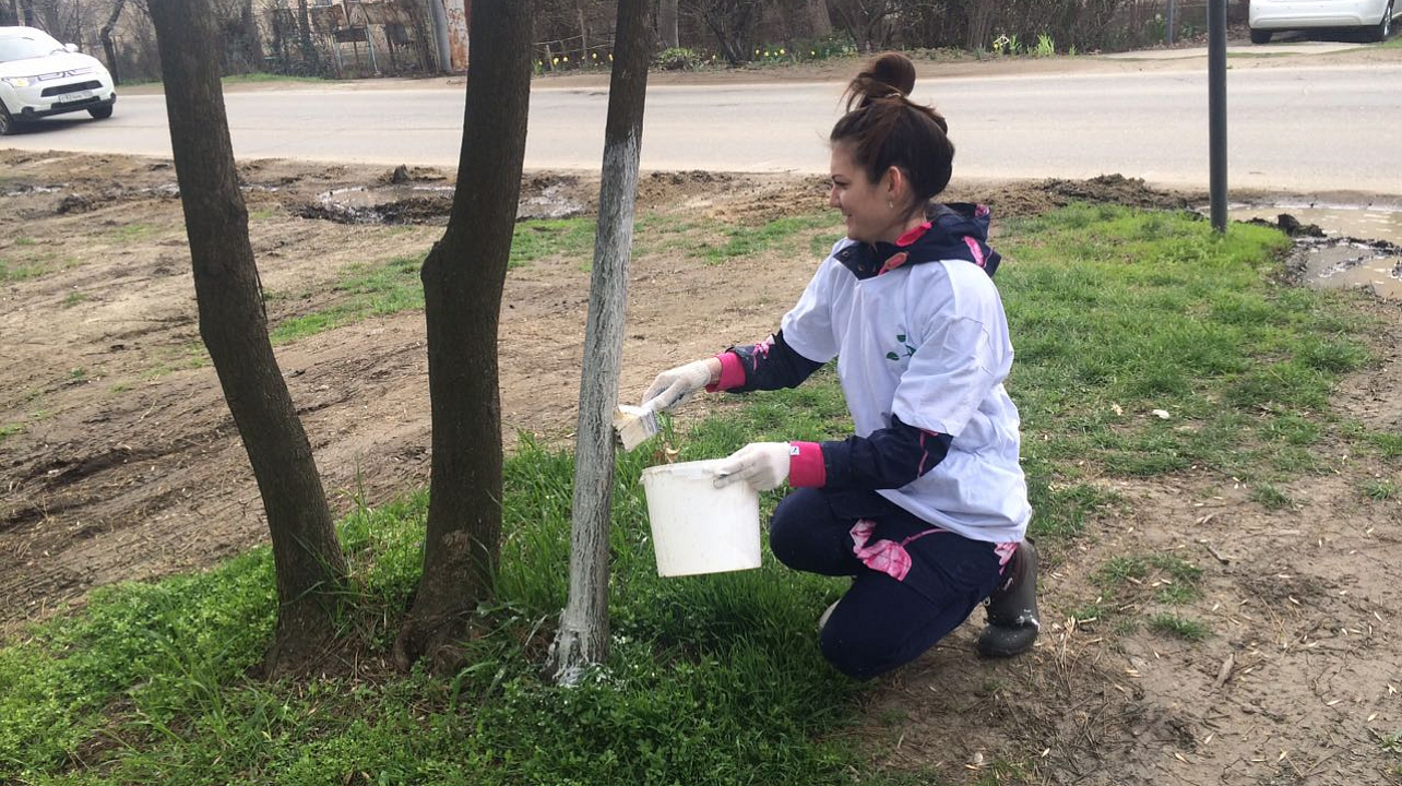 В Западном округе прошел субботник совместно с депутатом Государственной Думы РФ Натальей Костенко