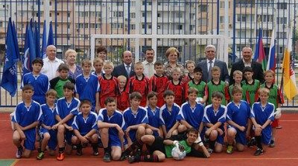 В Юбилейном микрорайоне торжественно открылась новая спортивная площадка