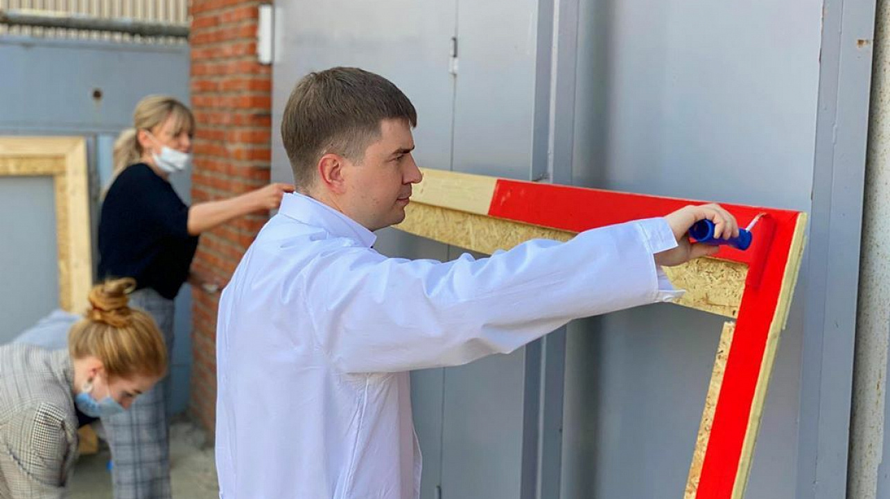 Подготовка к новой выставке детсвкого рисунка_ _ _.jpg